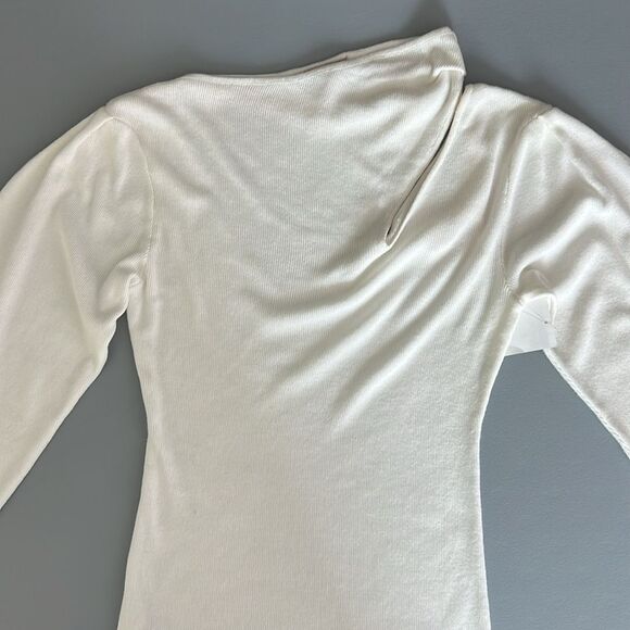 New BCBGeneration Cutout Sweater in Marshmallow Size S - Picture 10 of 10